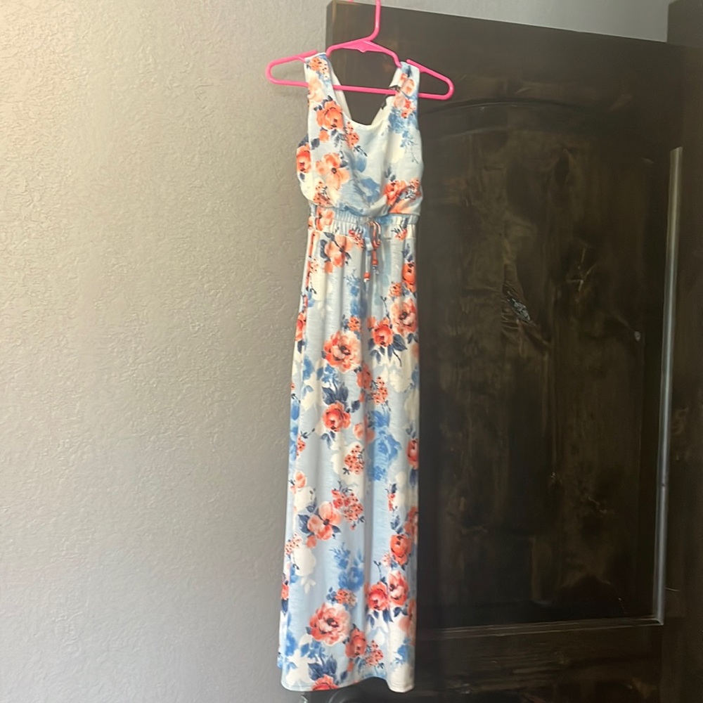 Light-weight dress, single button back closure, one side slit, elastic waste